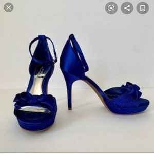 Blue Gianni Bini peep toe platform heels size 9.5